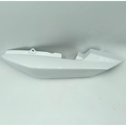 Tapa Lateral Trasera Izquierda Blanca (RK125i EFI)